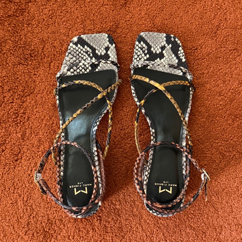 NIB Marc Fisher Jared Block Heel Strappy Sandals in Snake-Print | size 8M